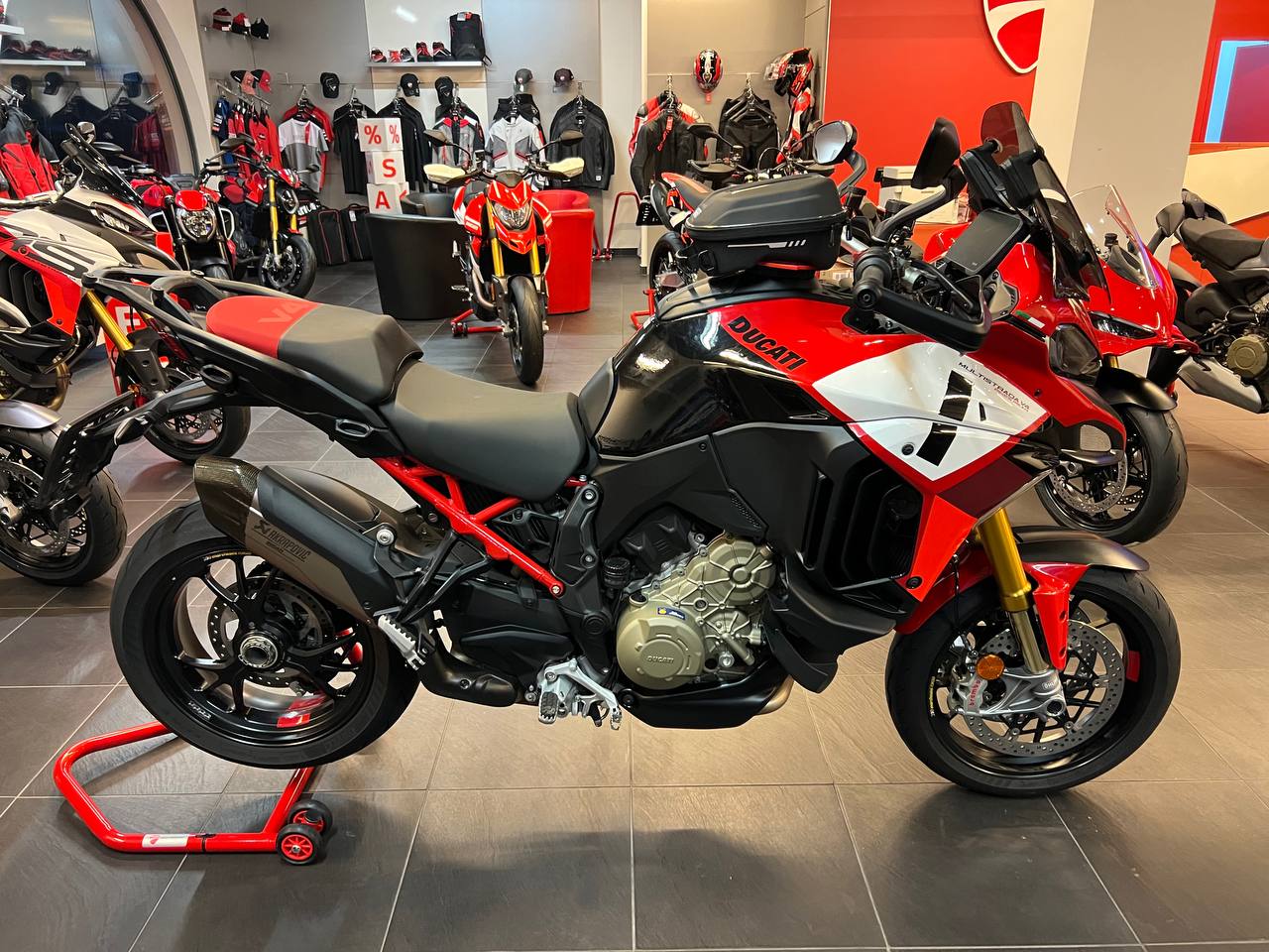 DUCATI Multistrada V4 Pikes Peak